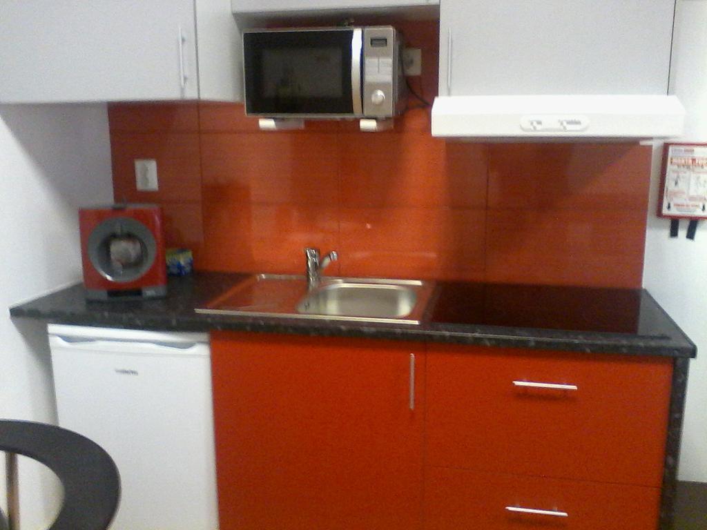 Metro-Apartment Rnal Nº35375 Al-Chamada Para A Rede Movel Nacional 波尔图 外观 照片