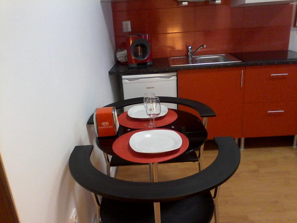 Metro-Apartment Rnal Nº35375 Al-Chamada Para A Rede Movel Nacional 波尔图 外观 照片