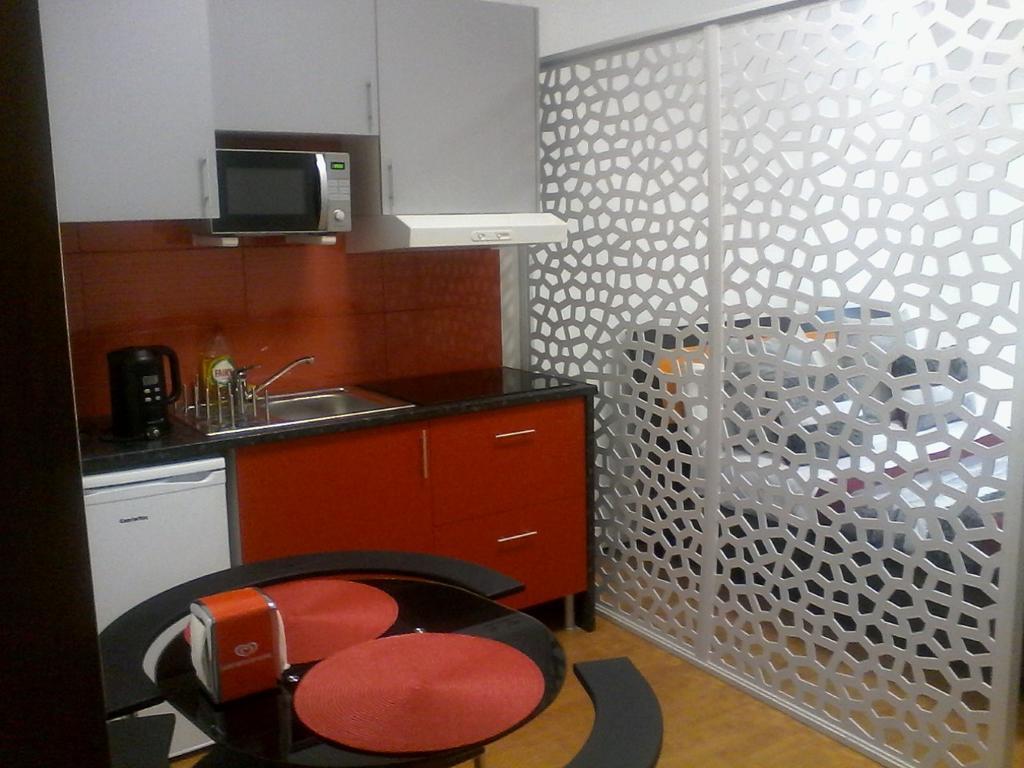 Metro-Apartment Rnal Nº35375 Al-Chamada Para A Rede Movel Nacional 波尔图 外观 照片