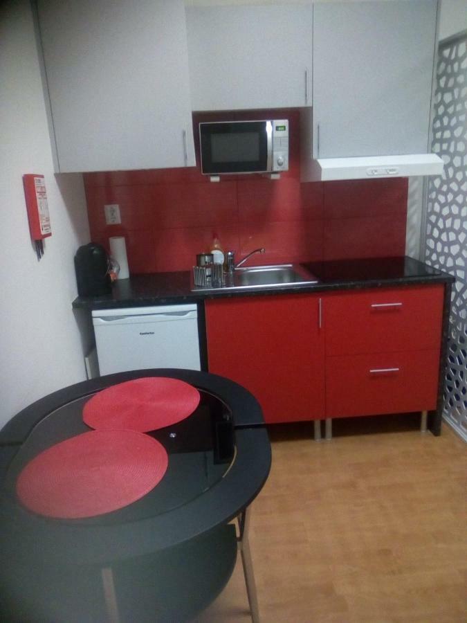 Metro-Apartment Rnal Nº35375 Al-Chamada Para A Rede Movel Nacional 波尔图 外观 照片